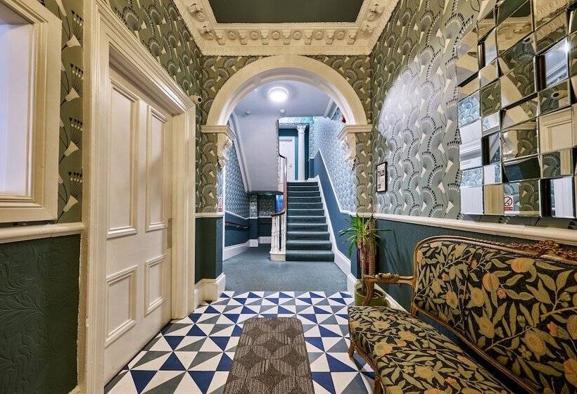 ペンション 22 The Square