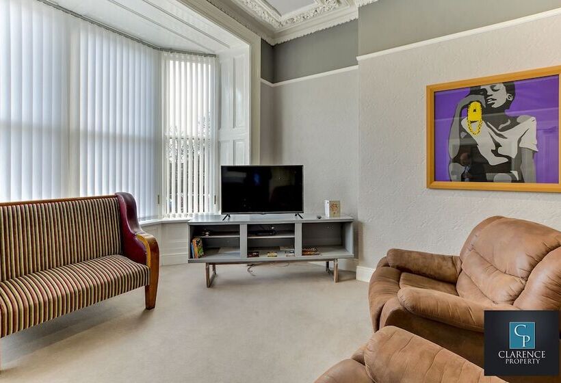 ペンション 22 The Square