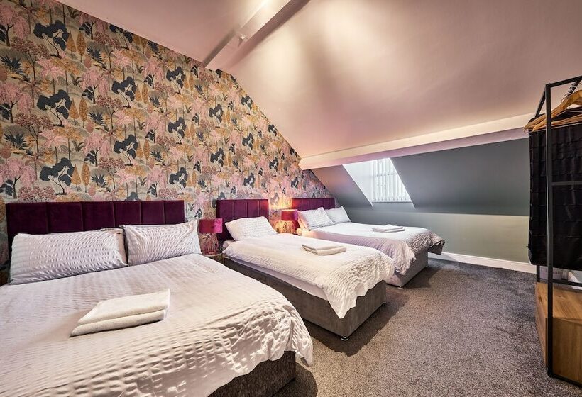 ペンション 22 The Square