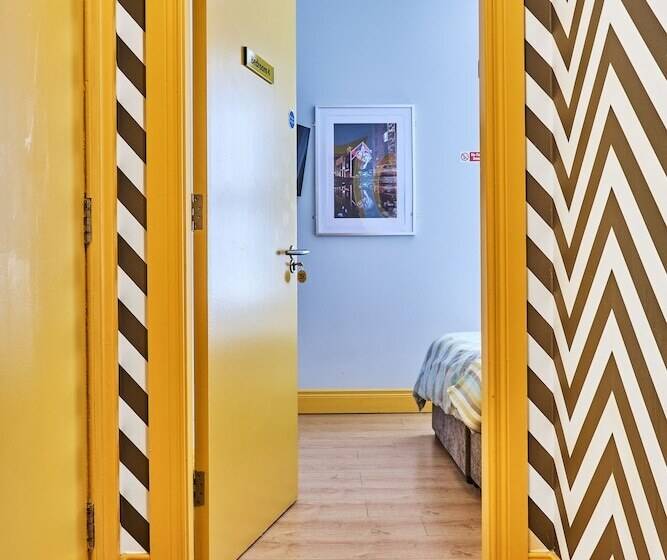 פנסיון Forty Four North