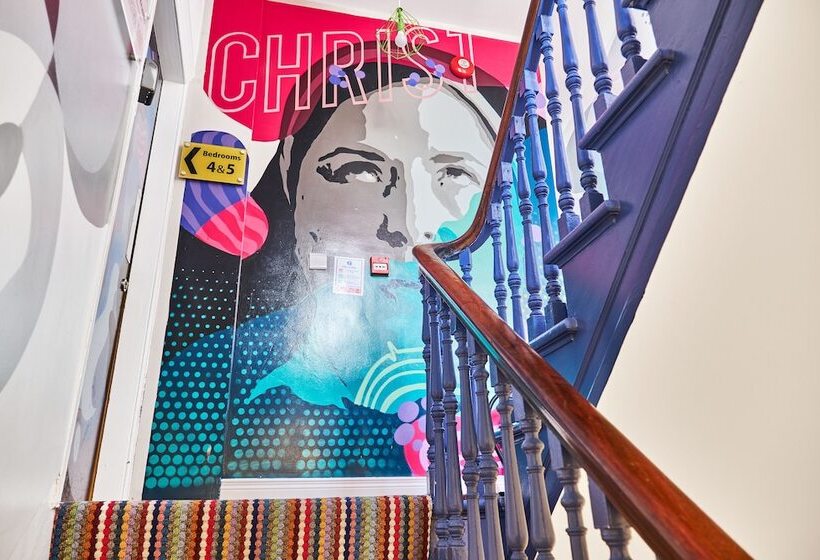 פנסיון Forty Four North