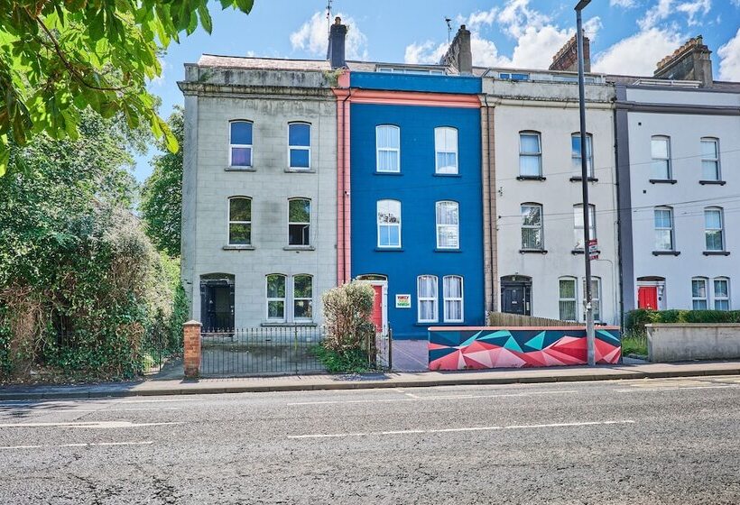 פנסיון Forty Four North