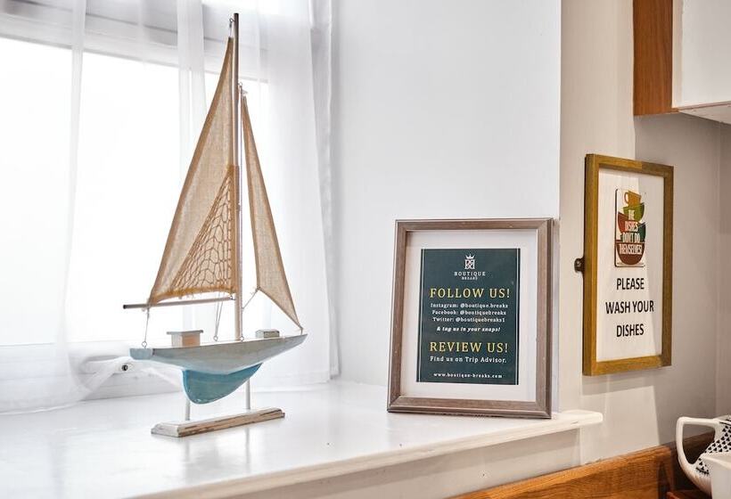 פנסיון Forty Four North