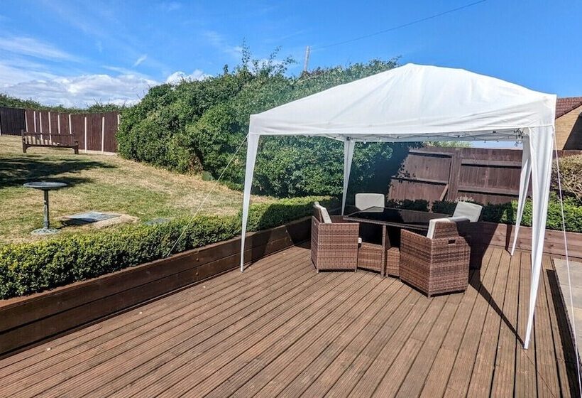 بنسيون Friendly House Newhaven