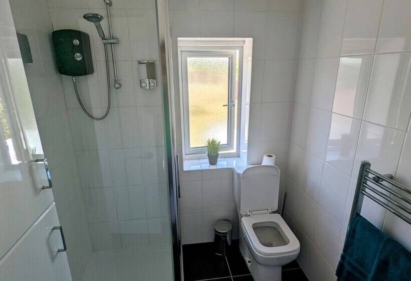 بنسيون Friendly House Newhaven