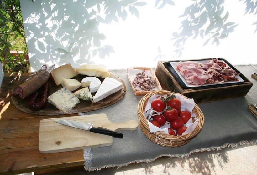 بنسيون Le Rondini