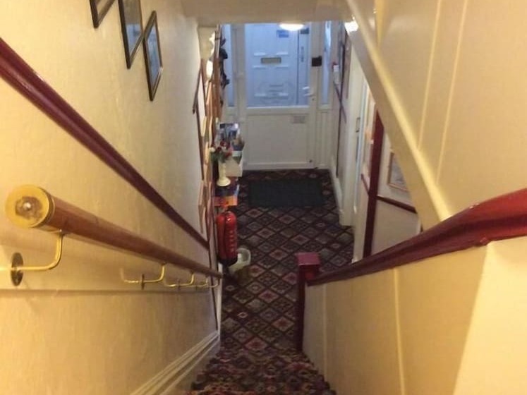 ペンション Shazron