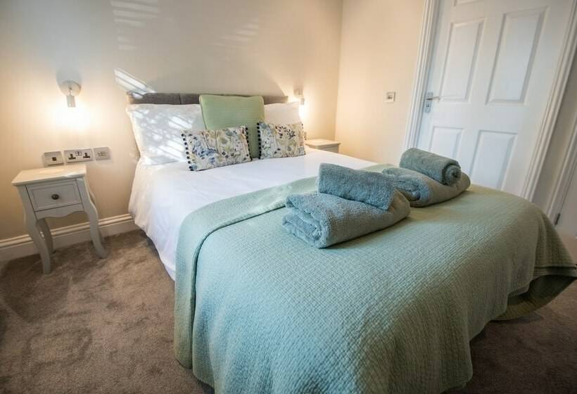 ペンション The Foxes Den