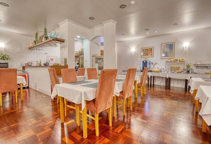 פנסיון Vila Camacho Guest House