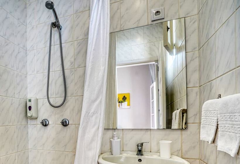 פנסיון Vila Camacho Guest House