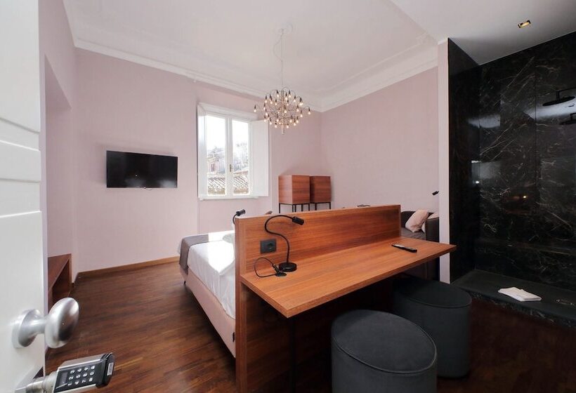 پانسیون Youroom Coppelle