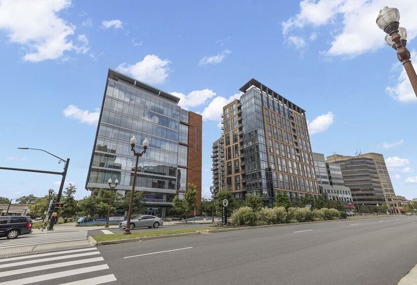 Placemakr Marymount Ballston