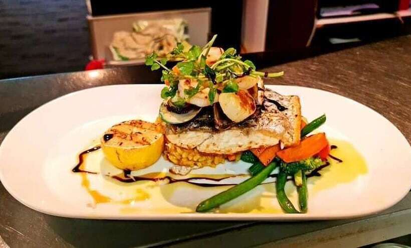 Qure Restaurant & Apartments