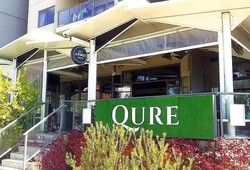 Qure Restaurant & Apartments