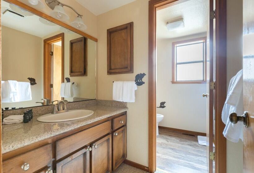 Redwood By Avantstay Secluded Cabin W/ Views & Spa 5mins To Northstar!