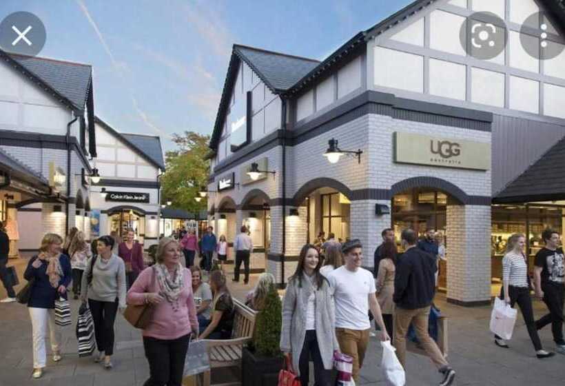 Remarkable 1 Bed Cottage In Chester