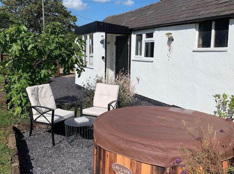 Remarkable 1 Bed Cottage In Chester