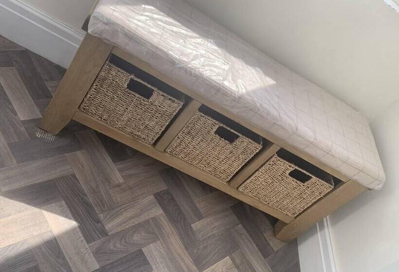 Remarkable 1 Bed Cottage In Chester