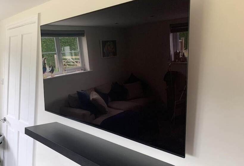 Remarkable 1 Bed Cottage In Chester