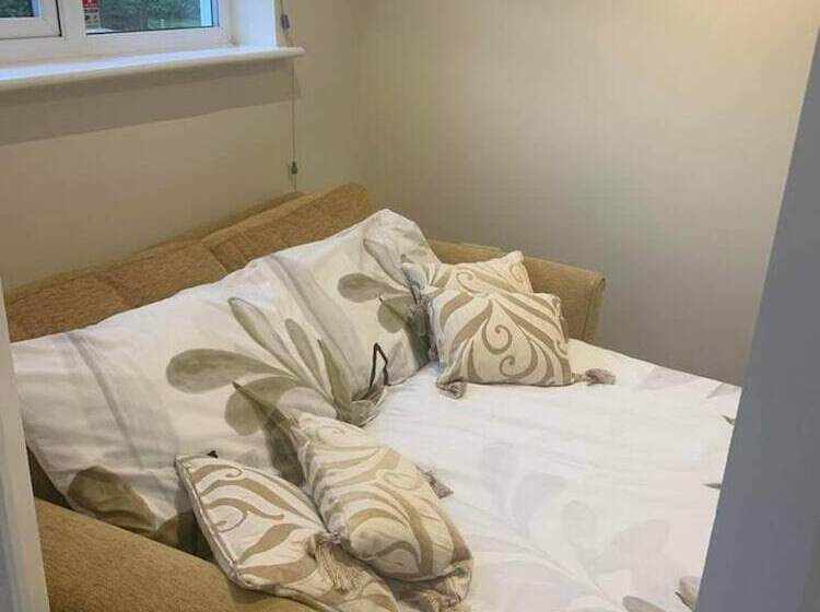 Remarkable 1 Bed Cottage In Chester