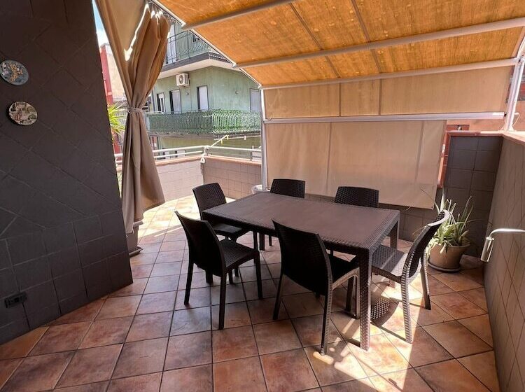 Резиденция Apartment With Terrace Close To Catania, Sicily