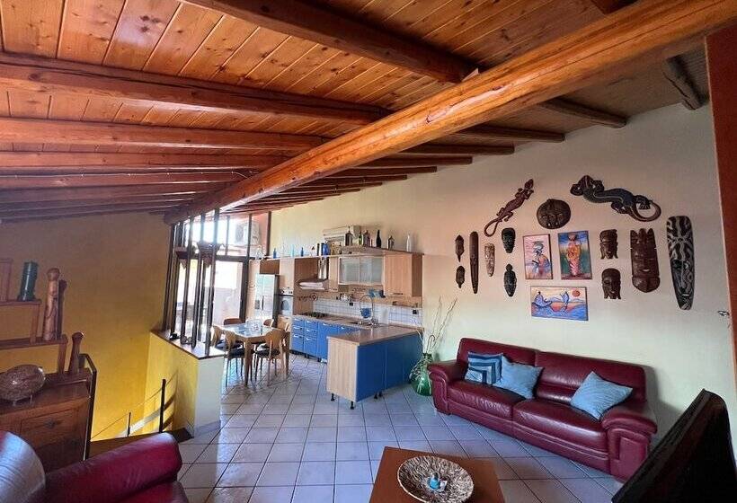 Резиденция Apartment With Terrace Close To Catania, Sicily