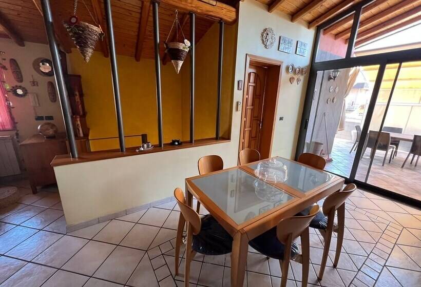 Резиденция Apartment With Terrace Close To Catania, Sicily