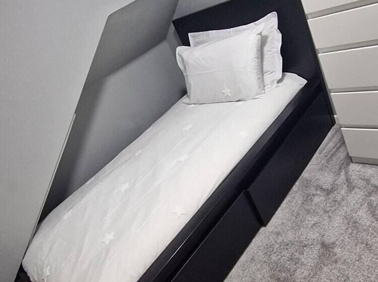 レジデンス Beautiful And Modern House In Gravesend