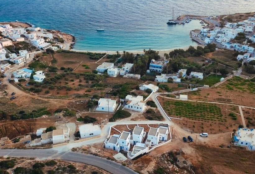 레지던스 Camvillia Donoussa Village Suites