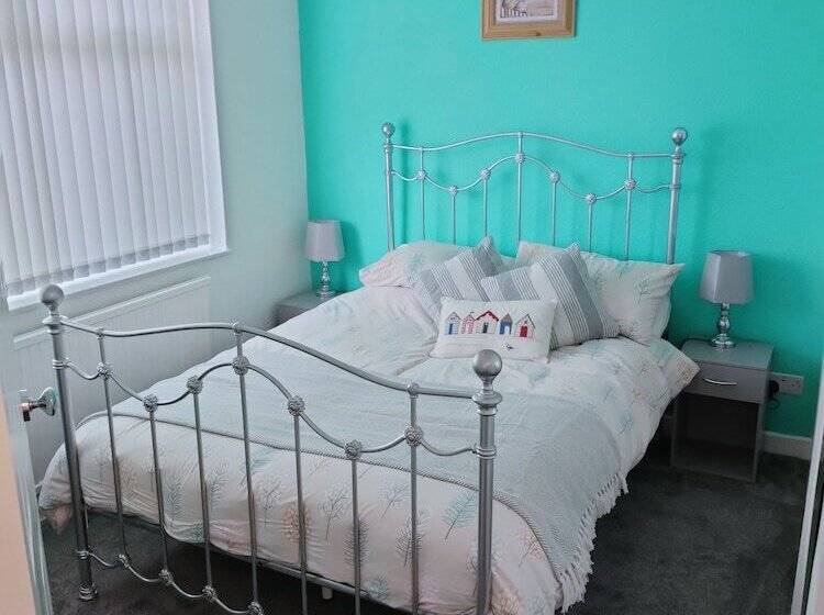 דירת נופש Charming 2 Bed House In Fleetwood, England