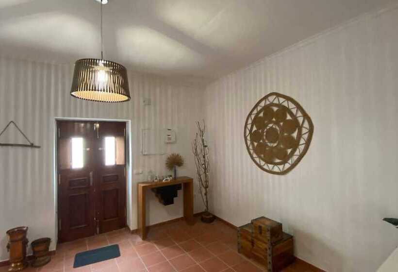 דירת נופש Charming 5 Bed House In Granja