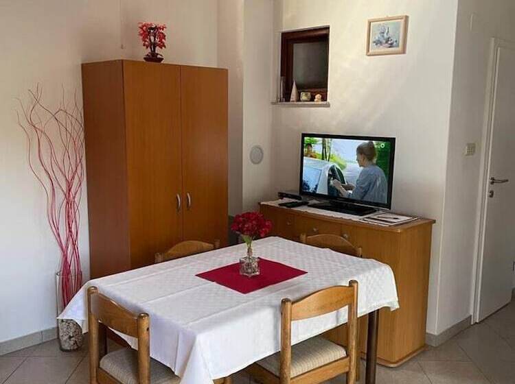 레지던스 Cosy Apartment Near The Beach In Medulin, Croatia