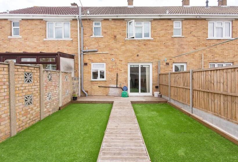 レジデンス Immaculate 2 Bed House In Dartford