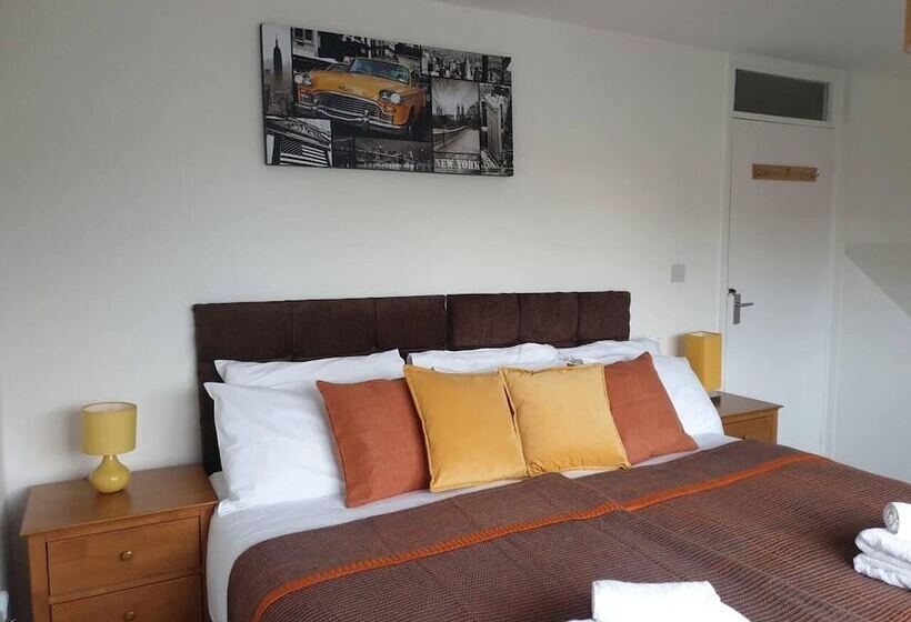 レジデンス Immaculate 2 Bed House In Dartford