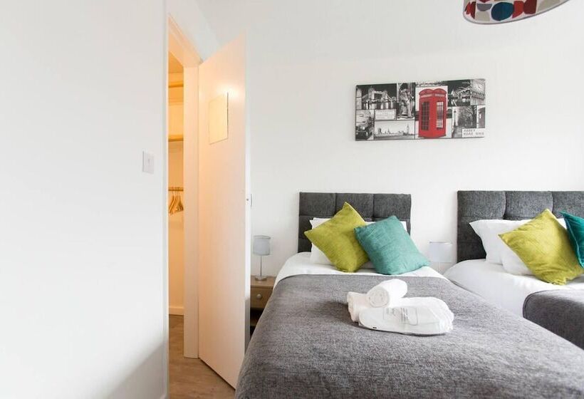 レジデンス Immaculate 2 Bed House In Dartford