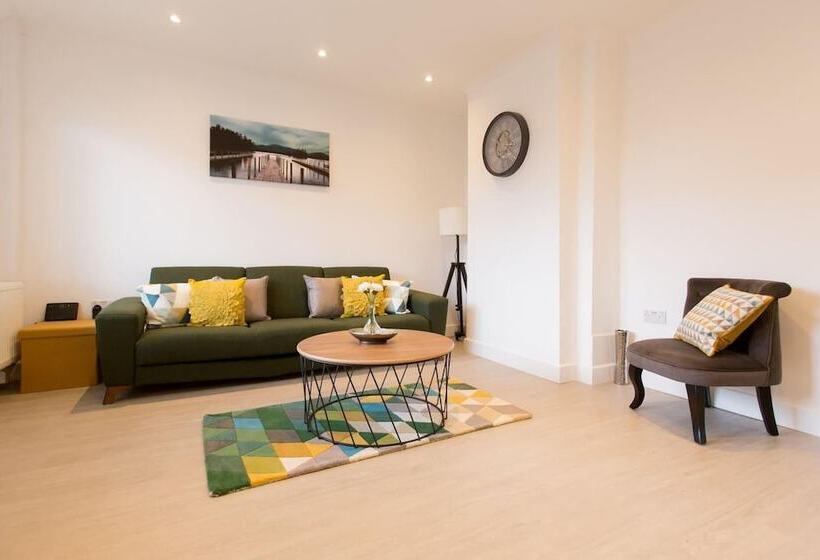 レジデンス Immaculate 2 Bed House In Dartford