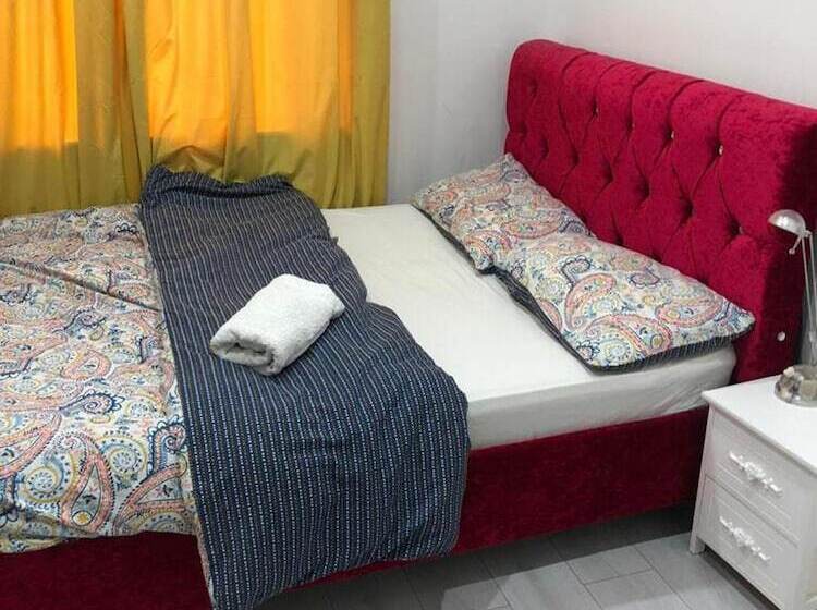 레지던스 Immaculate 2 Bed House In High Wycombe Hp14