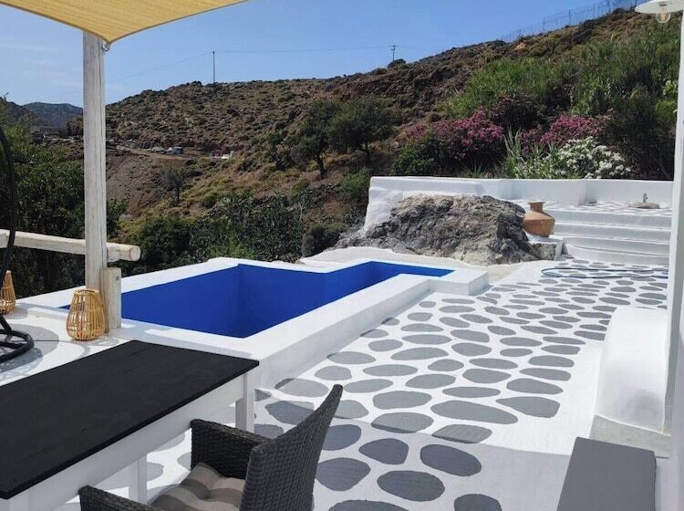 اقامتگاه Siesta Villas Nearby Tzanaki Beach