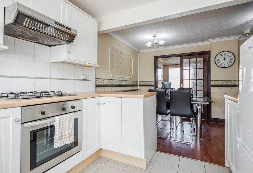 レジデンス Tms Spacious 3 Bed House! Tilbury! Free Parking!