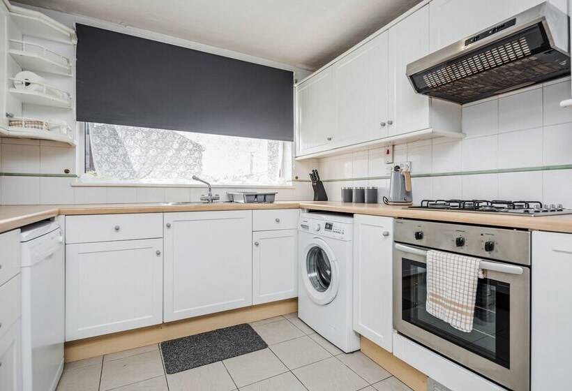 レジデンス Tms Spacious 3 Bed House! Tilbury! Free Parking!