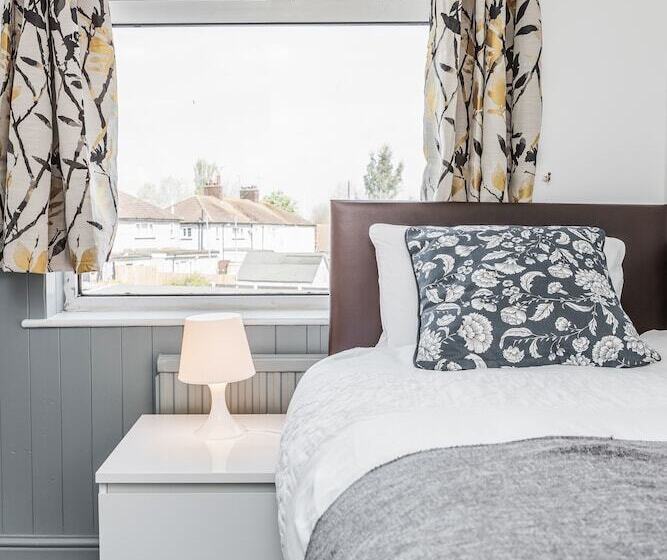 レジデンス Tms Spacious 3 Bed House! Tilbury! Free Parking!