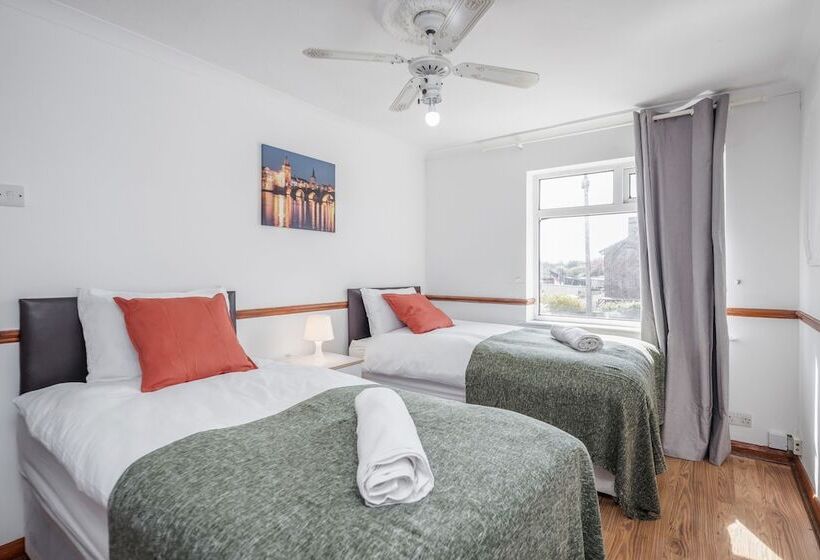 レジデンス Tms Spacious 3 Bed House! Tilbury! Free Parking!