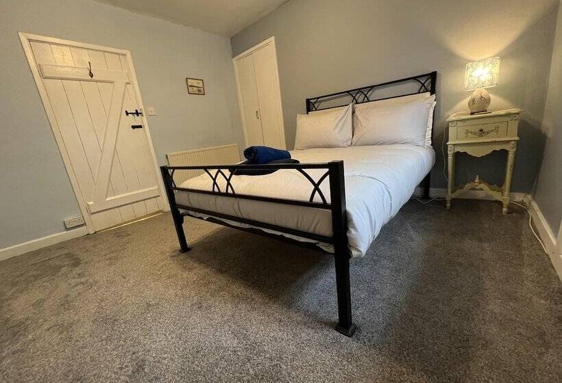 住所  Traditional 3 Bed Cottage, Log Burner & Sea Views!