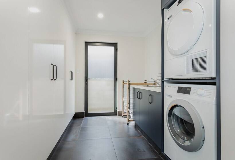 إقامة Vancouver S End By The Bnb Collection