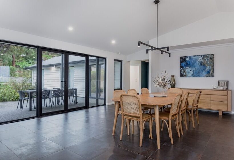 اقامتگاه Vancouver S End By The Bnb Collection