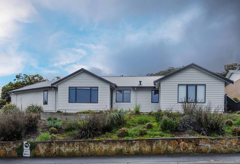 اقامتگاه Vancouver S End By The Bnb Collection