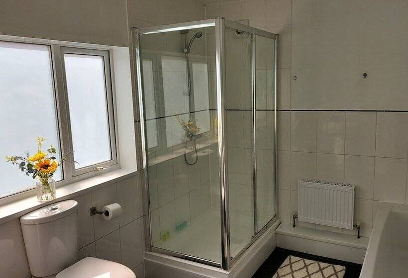 إقامة Victoria Heights   Beautiful 3 Bed In Gillingham K