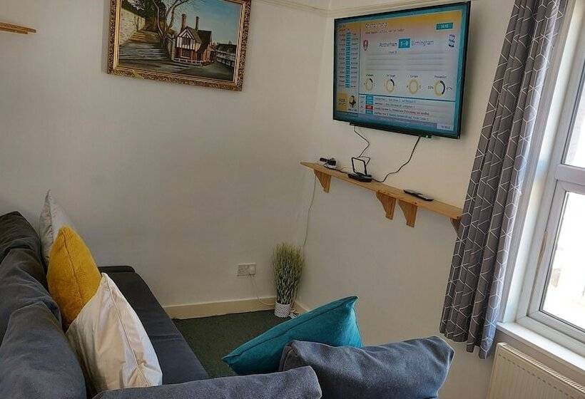 إقامة Victoria Heights   Beautiful 3 Bed In Gillingham K