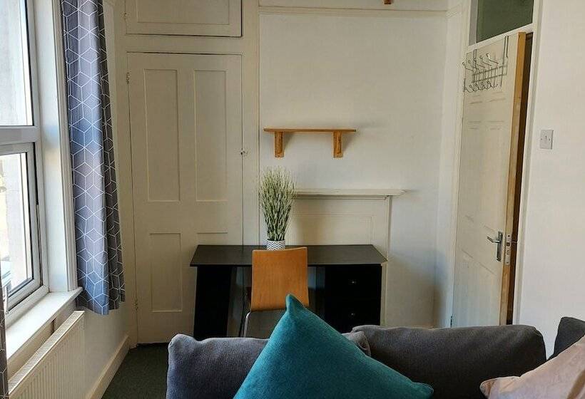 إقامة Victoria Heights   Beautiful 3 Bed In Gillingham K