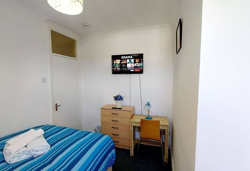 إقامة Victoria Heights   Beautiful 3 Bed In Gillingham K